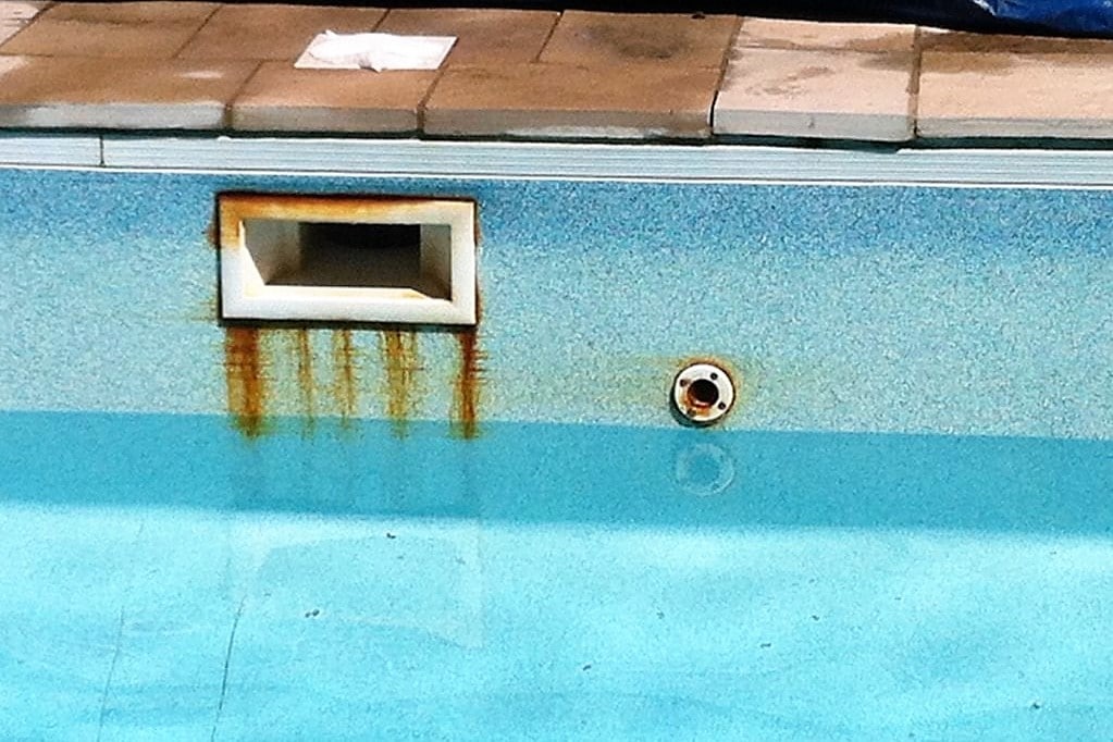 pool stain removal service.jpg